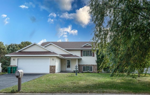 1102 7th Ave S, Sartell, MN 56377