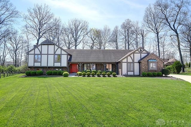 2310 Wood Trails Ct, Dayton, OH 45459