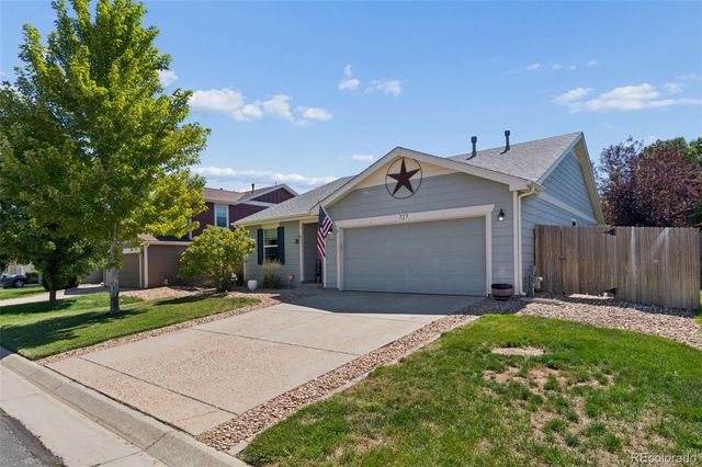 727 Willow Drive, Lochbuie, CO 80603