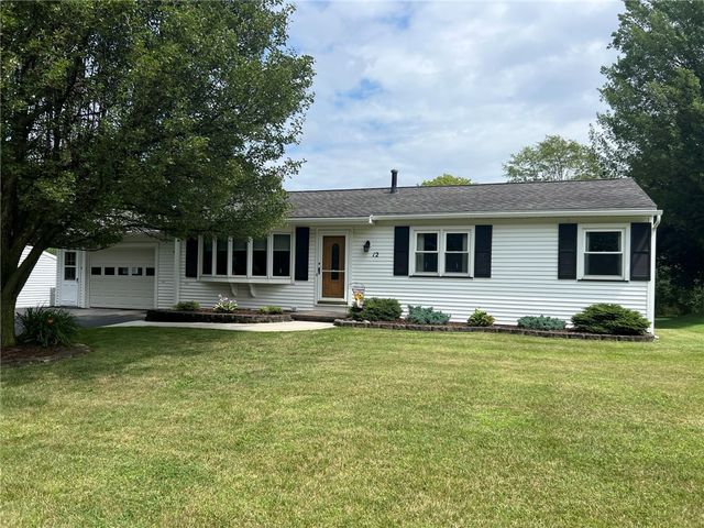12 Orchard Hills Dr, Spencerport, NY 14559