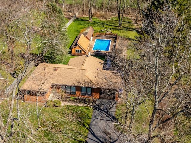 1568 Five Mile Line Rd, Penfield, NY 14526