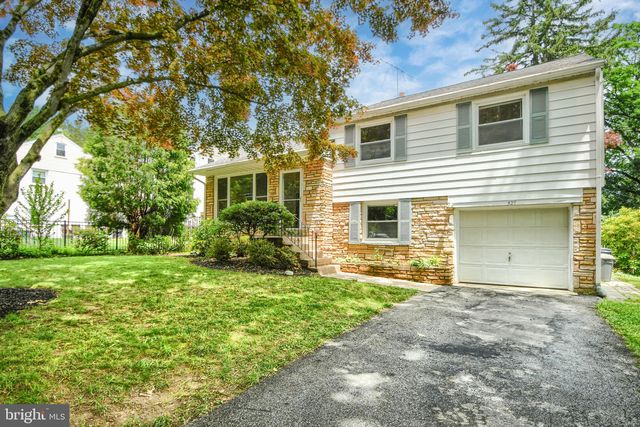 527 N  New St, West Chester, PA 19380