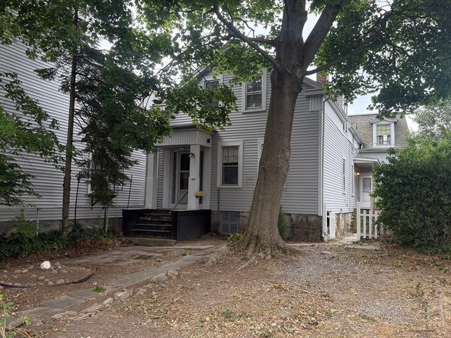 162 Elm St, New Bedford, MA 02740