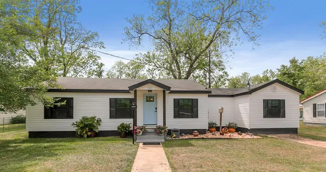 162 Jackson Ave, Slocomb, AL 36375