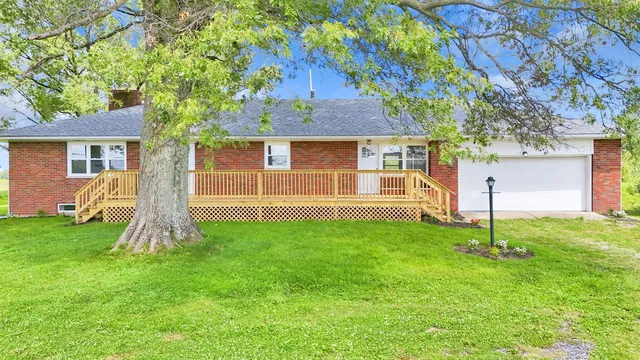 2460 Basil Western Rd NW, Baltimore, OH 43105