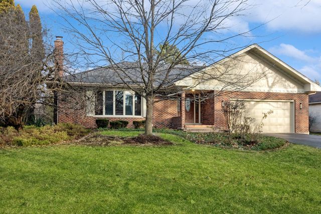 201 Bridle Path Cir, Oak Brook, IL 60523