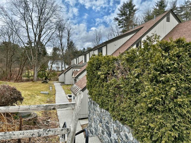 220 Brook Hollow UNIT 220, Hanover, NH 03755