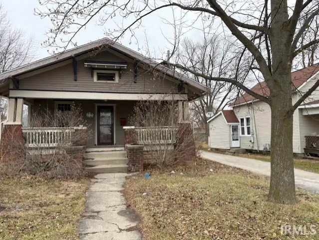 207 E  Jackson St, Columbia City, IN 46725