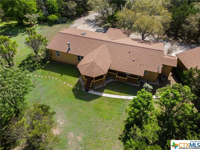 638 Deer Forest Dr W, Pipe Creek, TX 78063