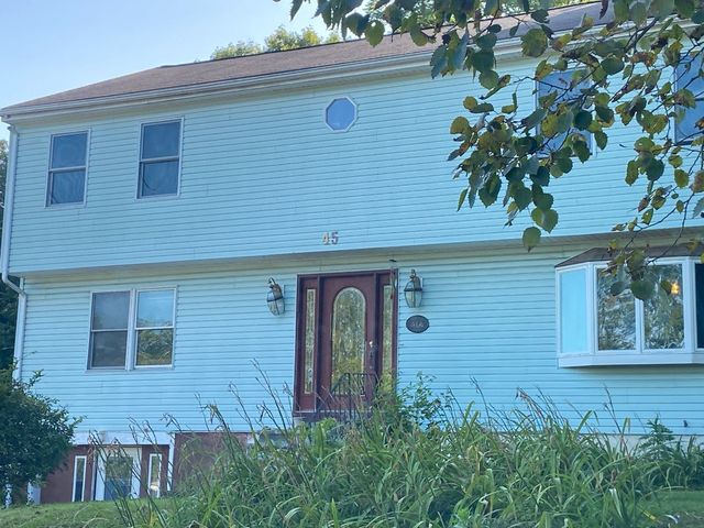 45 Dillon St, Worcester, MA 01604