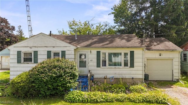 625 Maple Heights Dr, Galion, OH 44833