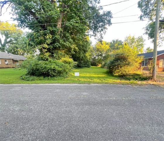 W  Coleridge St, Blytheville, AR 72315