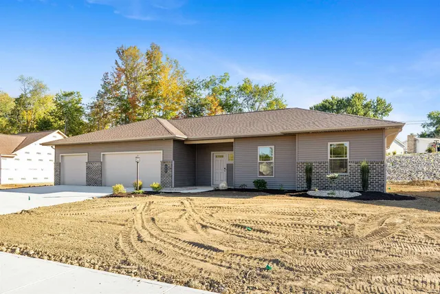 988 E  Hawthorn Ln, Columbia City, IN 46725