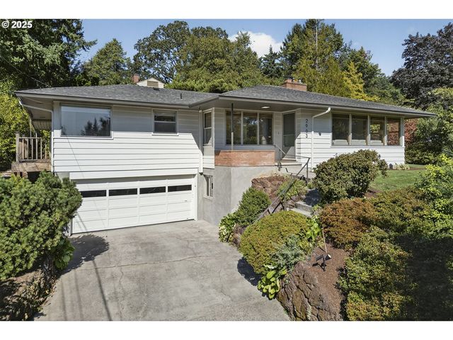 2963 SW Sunset Blvd, Portland, OR 97239