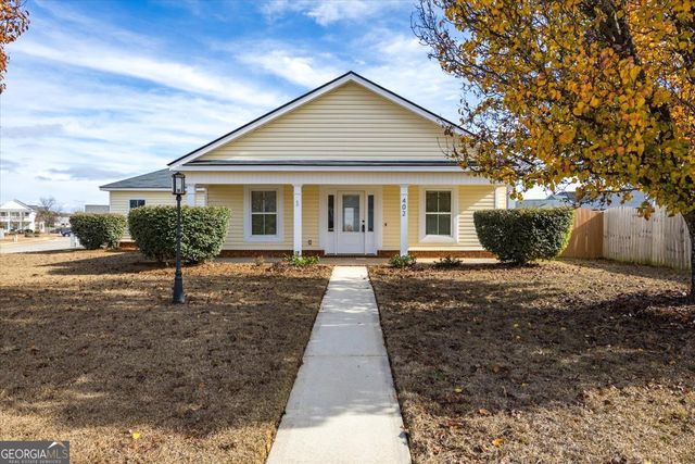 402 Latham Dr, Warner Robins, GA 31088