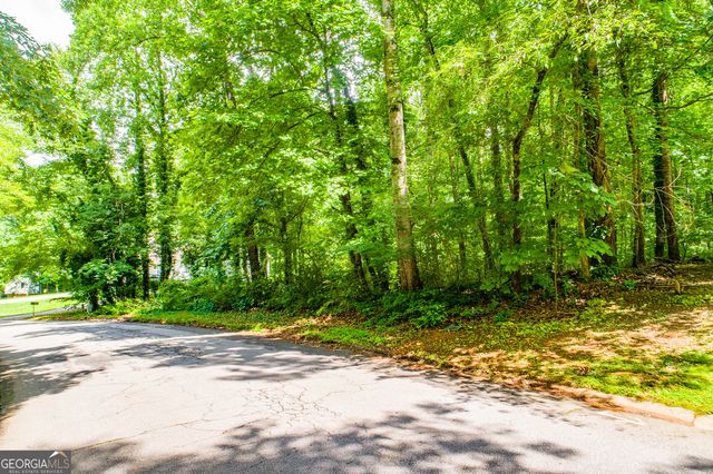 2790 Deerfield Dr, Lithia Springs, GA 30122