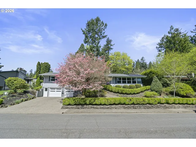2780 SW West Point Ave, Portland, OR 97225