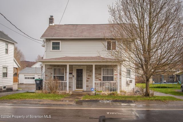 210 Depew Ave, Mayfield, PA 18433
