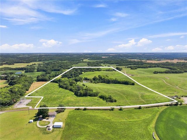 1 State Route D, Savannah, MO 64485