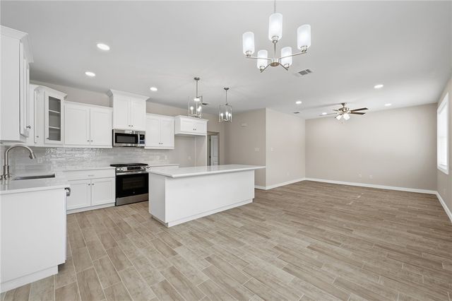 1311 Suncrest St, Bryan, TX 77803