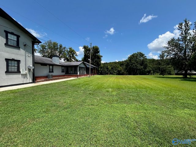 411 Longview Dr, Gadsden, AL 35901