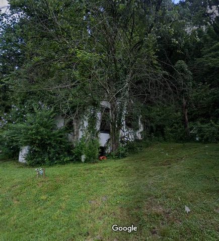 1880 Corvair Dr, Charleston, WV 25387