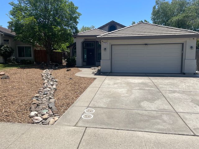 360 Hansen Cir, Folsom, CA 95630