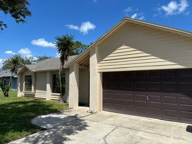 3206 Ambassador Ave, Spring Hill, FL 34609