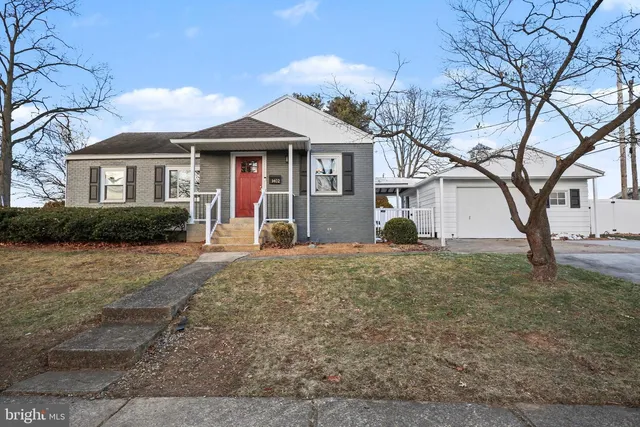 1402 Warwick Rd, Camp Hill, PA 17011