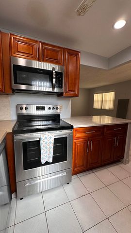 104 Saxony Ter #C, Delray Beach, FL 33446