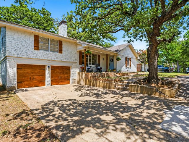 109 Oaktree Dr, Highland Village, TX 75077