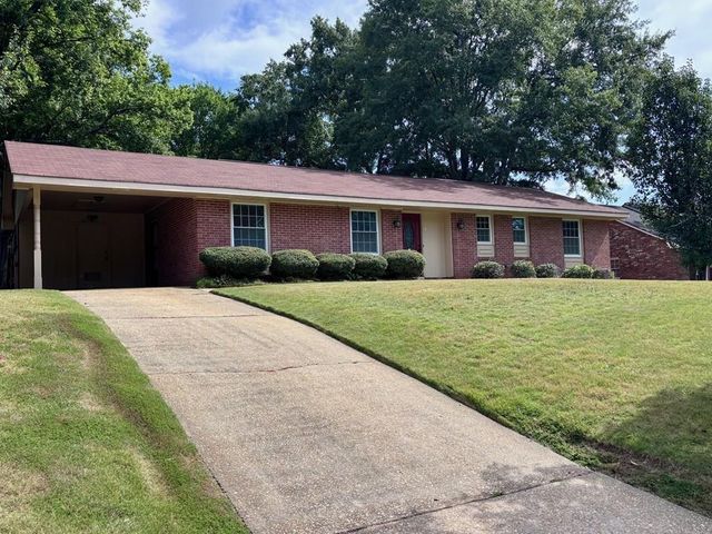 2113 Leeds Dr, Columbus, GA 31904