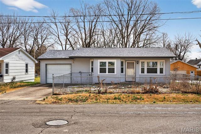 630 Charles St, Cape Girardeau, MO 63701