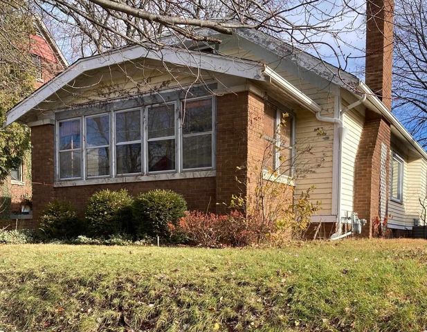 125 Welty Ave, Rockford, IL 61107