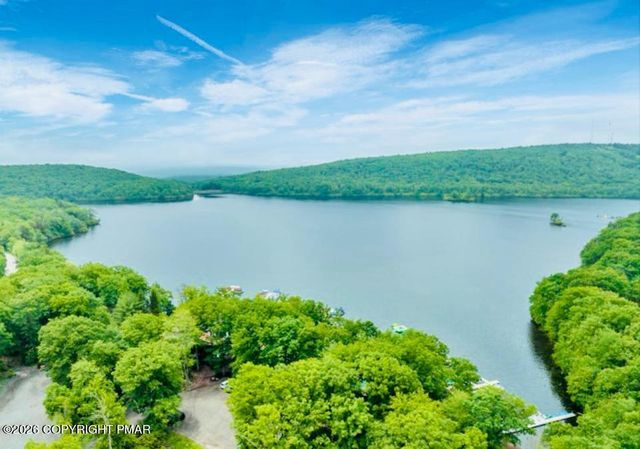 22 Mountainwoods Dr, Lake Harmony, PA 18624