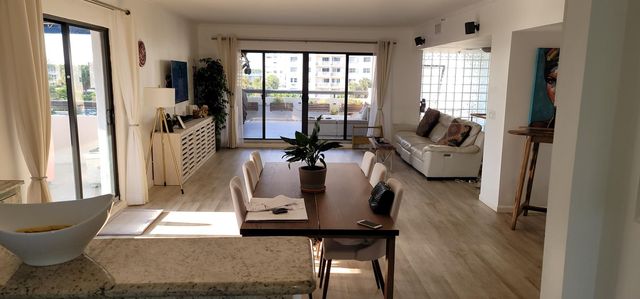 404 Poinciana Dr #1726, Sunny Isles Beach, FL 33160