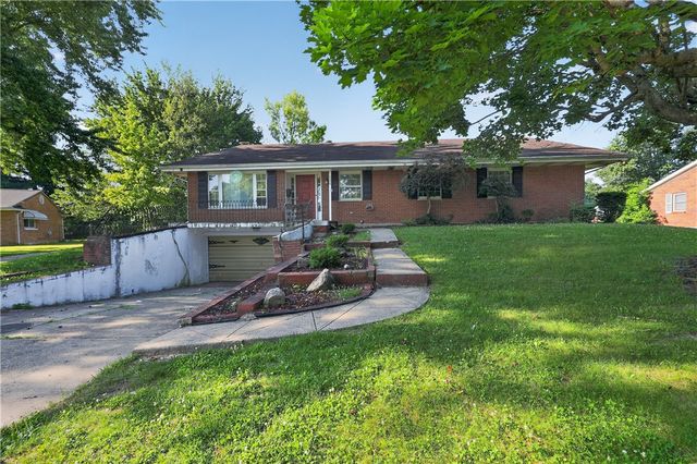 5826 Shady Cove Ln, Dayton, OH 45426