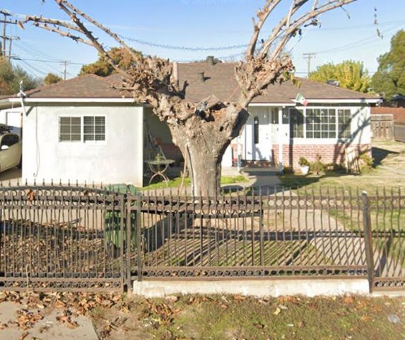 1013 Chicago Ave, Modesto, CA 95351