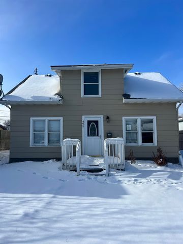 405 18th St NW, Minot, ND 58703