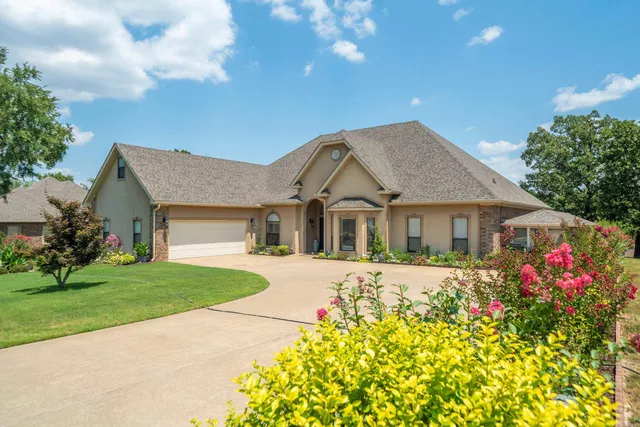 205 Trabecca Cir, Hot Springs, AR 71913