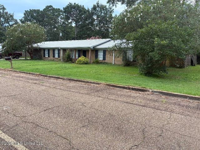 508 10th Ave SE, Magee, MS 39111