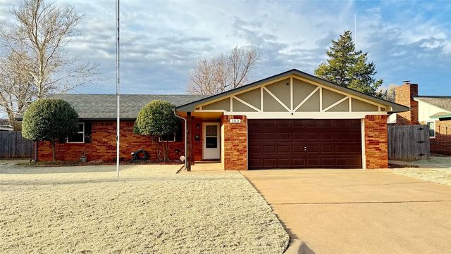 140 Rawlings Dr, Clinton, OK 73601