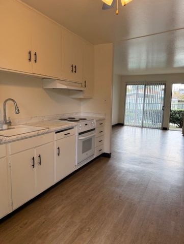 800 El Camino Ave #E4, Vacaville, CA 95688