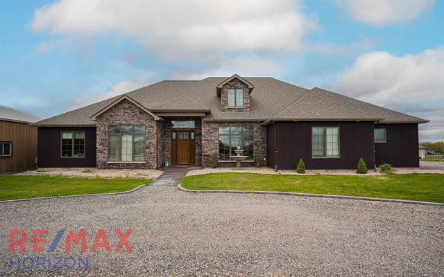 1424 Brownfield Rd, Douglas, WY 82633