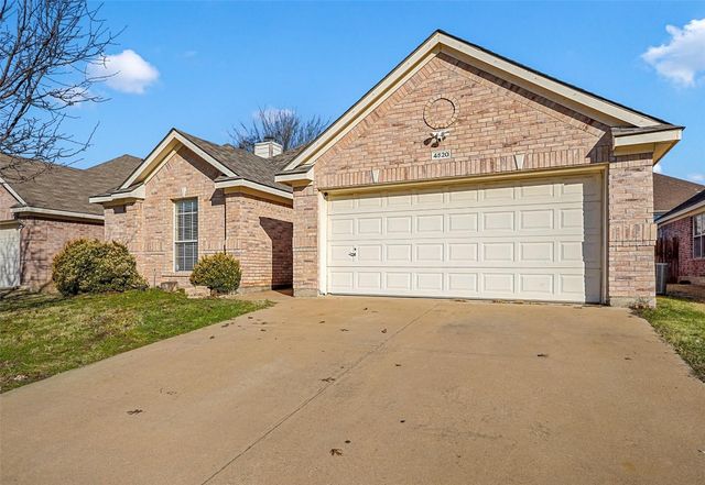 4520 Stepping Stone Dr, Fort Worth, TX 76123