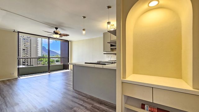 320 Liliuokalani Ave #801, Honolulu, HI 96815