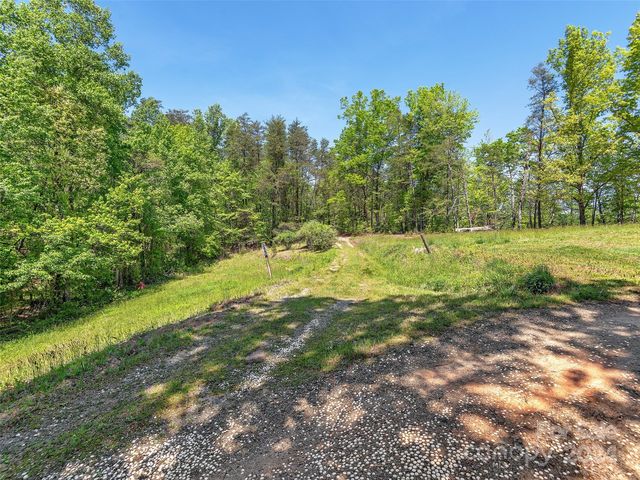 305 Owl Hollow Rd, Mill Spring, NC 28756