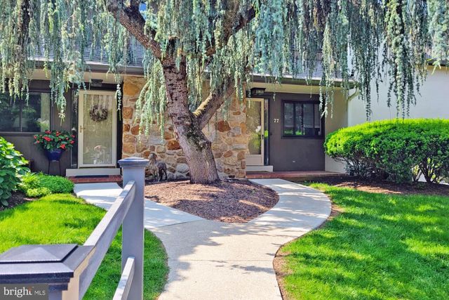 77 Oak Knoll Dr #77, Berwyn, PA 19312