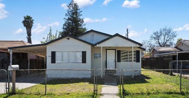 1104 Lassen Ave, Modesto, CA 95358