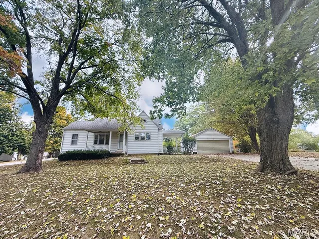 1134 S  Kaskaskia St, Nashville, IL 62263